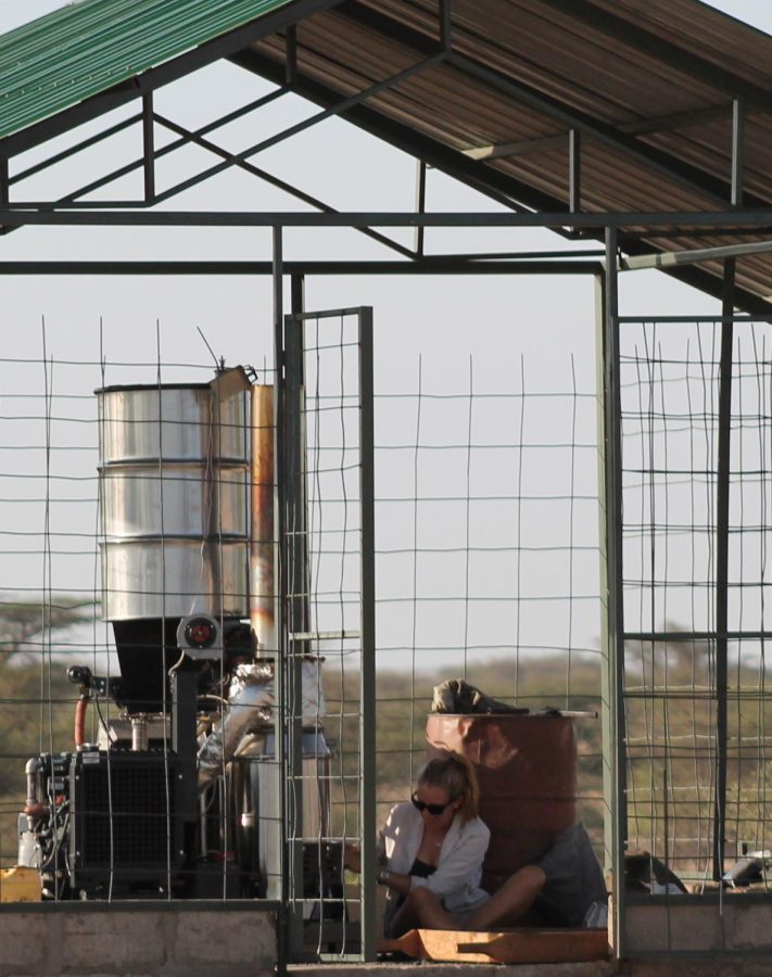 Acacia+Leakey+works+on+the+experimental+waste-to-energy+gasifier+at+Turkana+Basin+Institute.+%28Michael+Ruiz%29